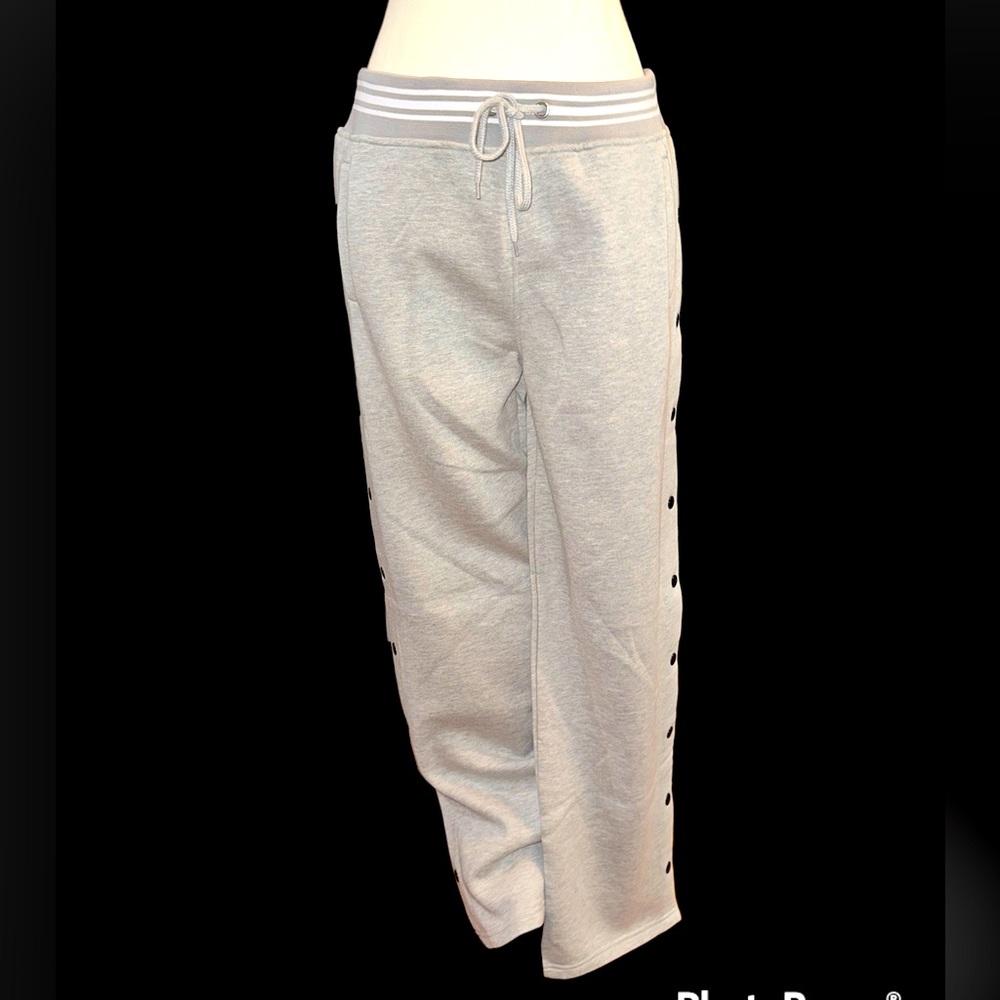 Wide leg sweatpants with buttons